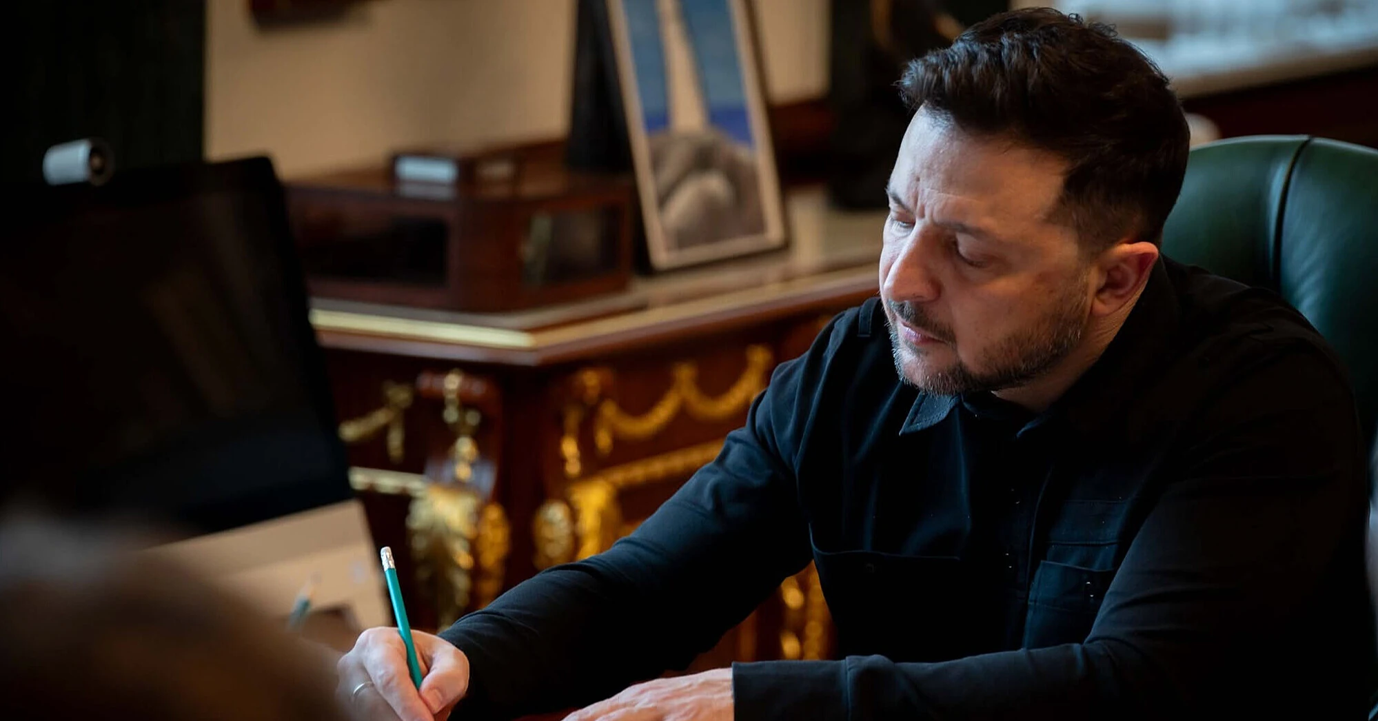 Військовим підвищать зарплати: Зеленський підписав зміни до держбюджету