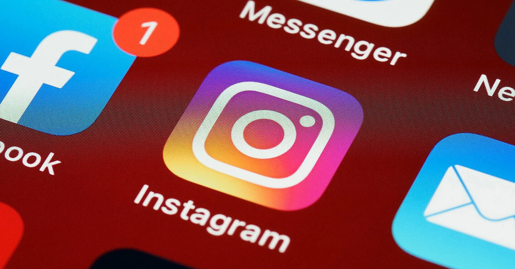 У Meta стався збій: проблеми фіксують в Facebook та Instagram