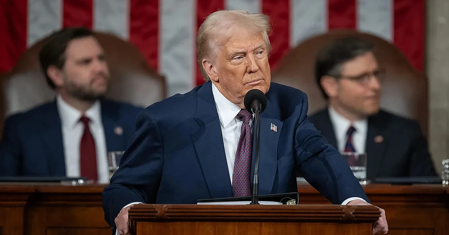 Трамп заявив про намір США взяти під контроль Ормузьку протоку