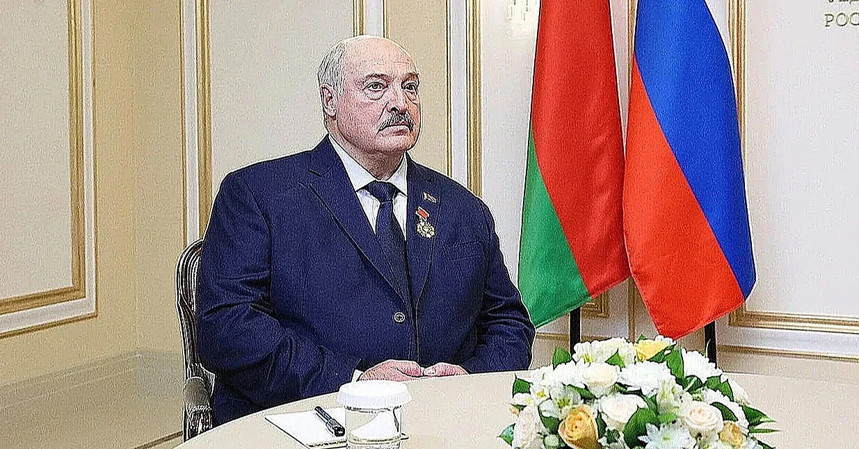 Лукашенко пригрозив вiдправляти чиновникiв до армiї за погану роботу