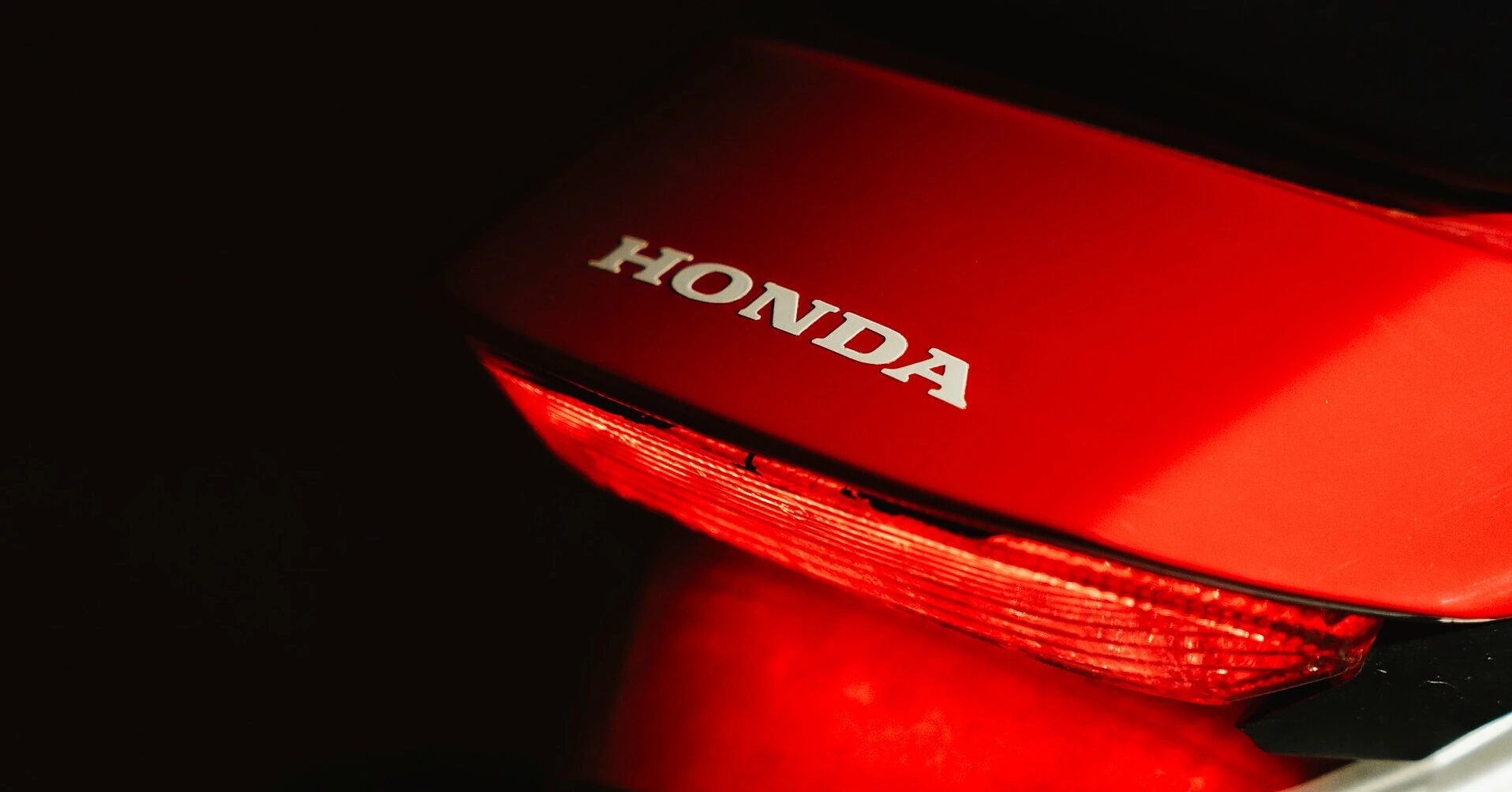 Honda доплачує співробітникам до 150 тисяч ієн: гроші отримують не за звичайне використання чат-ботів