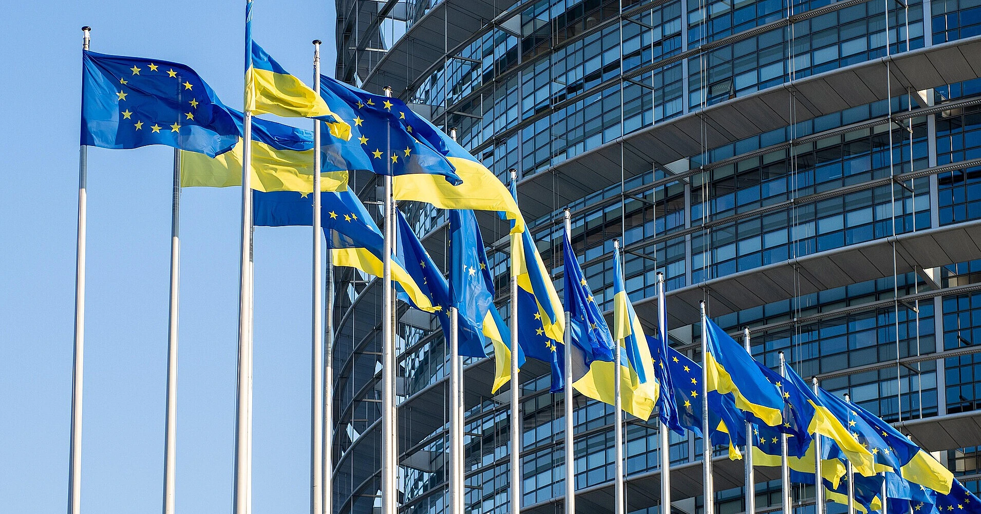 ЄС та Україна засудили переслідування цивільних на окупованих територіях